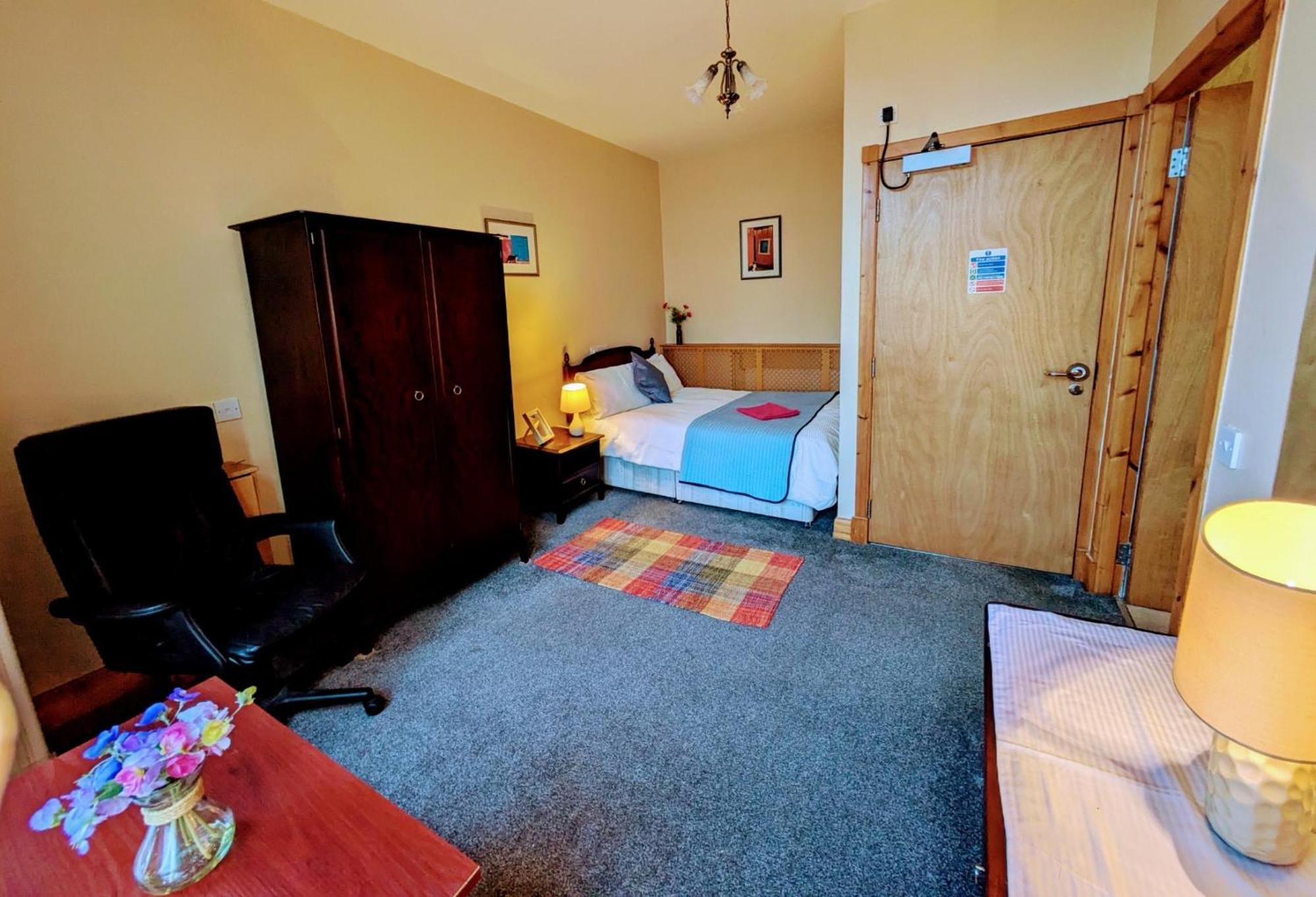 Hollybank - Ensuite Room & Use Of Large Shared Kitchen Ντάμφρις Εξωτερικό φωτογραφία